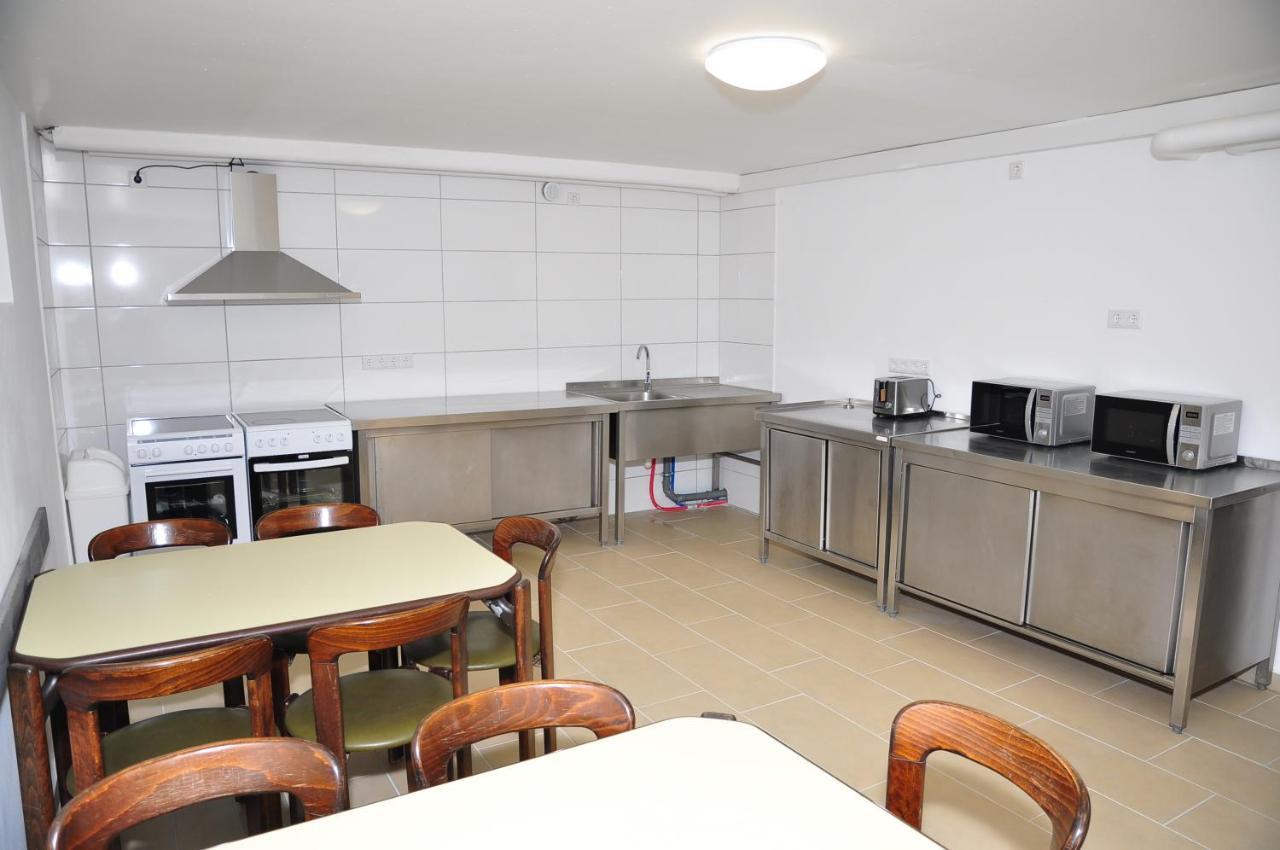 Weisenau Plaza Hostel *