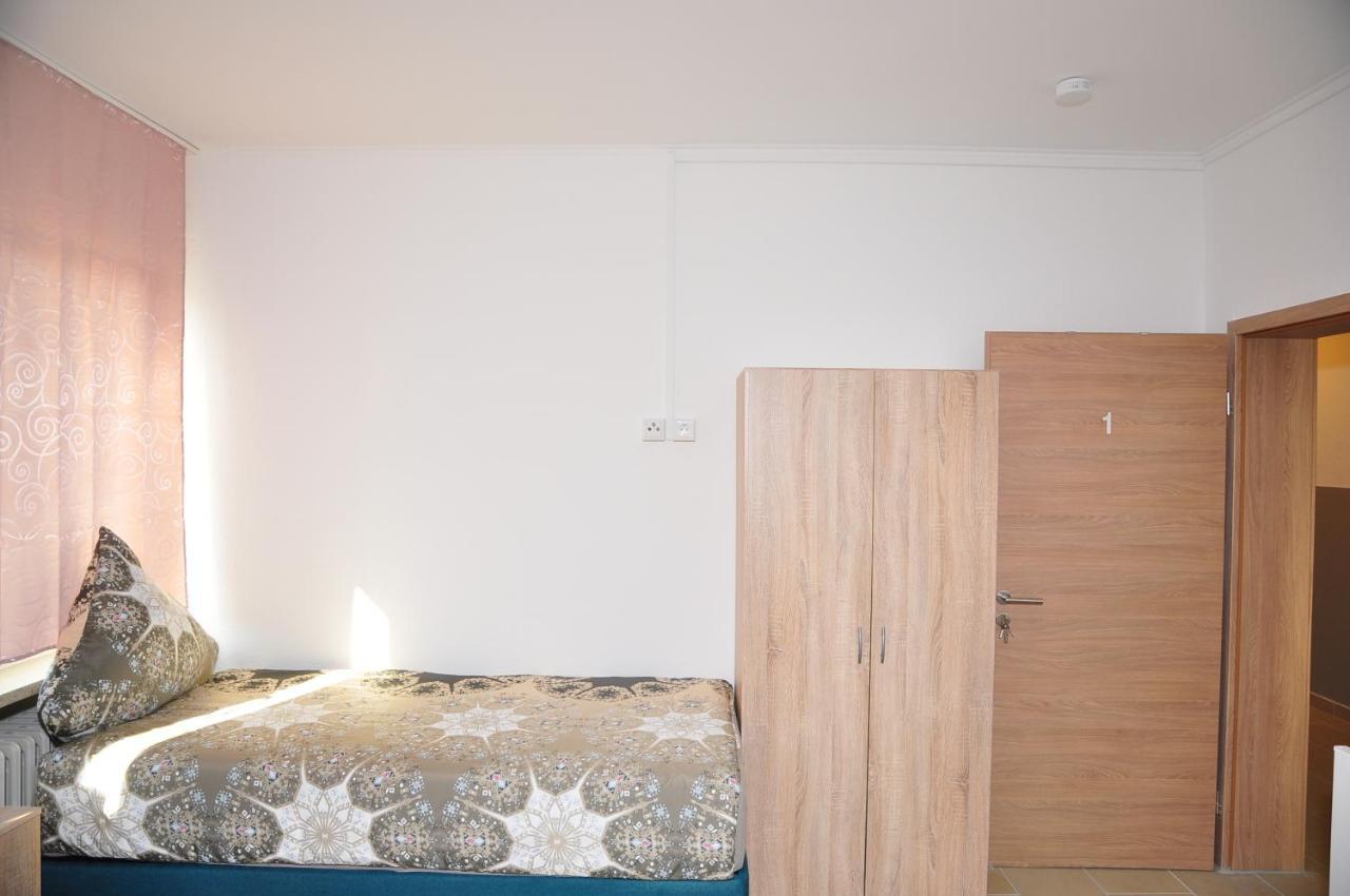 Weisenau Plaza Hostel Mainz